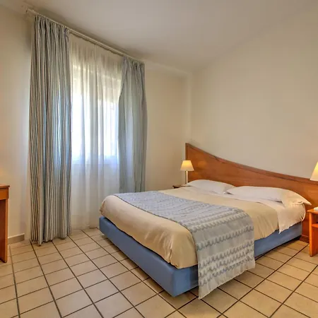 Sirenetta 4* إزولا ديلي فيمين
